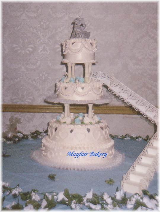 3 tier cake with bridges